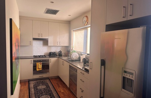 Maroubra Apartment | Sydney Penthouse 1King Bed Queen Bed Extra Queen available Service Guarantee