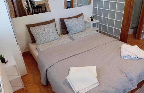 Martonvasar Apartment | Tükör apartman Martonvásár