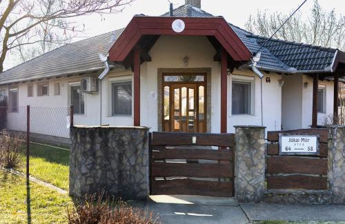 Martonvasar Apartment | Tükör apartman Martonvásár