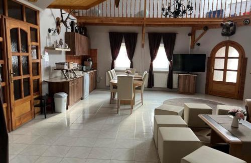 Taksony Bed & Breakfast | Tüskevár Panzió