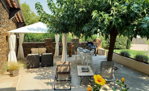 Carnoules Apartment | T2 de charme 55 m² au calme avec terrasse ombragée 40m2