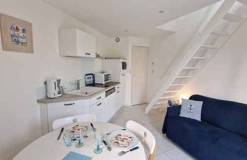 Fouras Apartment | T2 Duplex * cosy and bright 26 m2, with a small sea view at 400 m, for 2