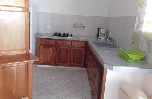 Le Gosier House | T3 for seasonal workers with swimming pool located in the countryside of the town of Le Gosier.