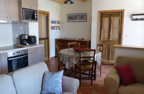 Hyeres House | T3 - Ground floor of a charming house, quiet in the countryside, 3km from the beaches.