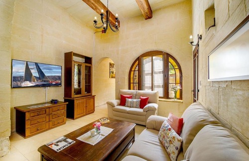 Ta' Għammar House | Ta Gananz Holiday Home