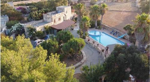 Ghaxaq Villa | Ta Karag Villa - Countryside Escape - Pool & Tennis