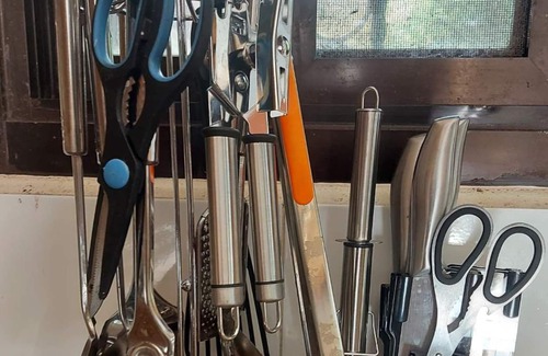 Silang House | Tagaytay BNR Guesthouse 4BR W/Balcony 12-14 Guest