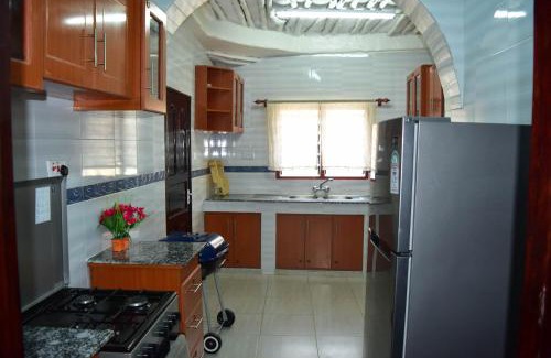 Galu Beach Bed & Breakfast | Tahira Villa