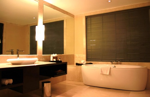 Nishat-Shalimar Hotel | Taj Dal View Srinagar