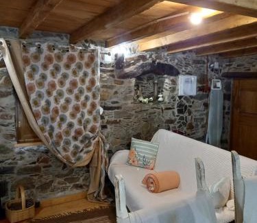 Lousa House | Talasnal Casas da Urze TER