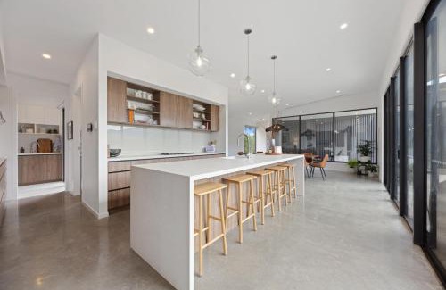 Merrijig House | Tanderra 180 - Meaning "Resting Place" - Sleeps 12