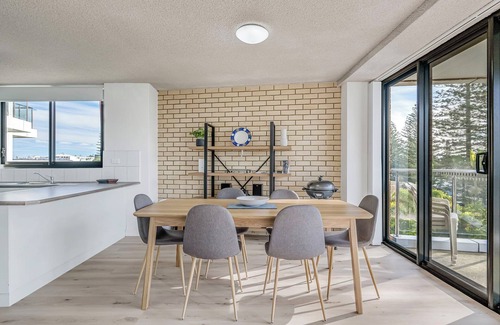 Port Macquarie Apartment | Tasman Towers 5 - Three Bedrooms With Pool In Town