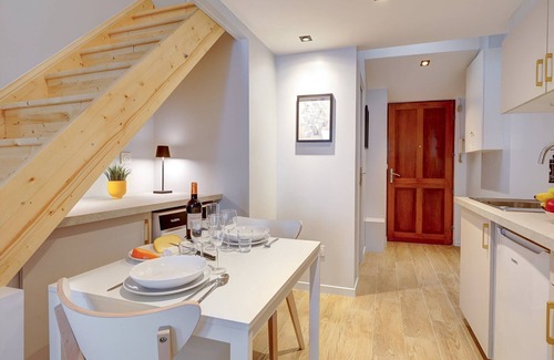 Quartier de la Porte-Saint-Denis Apartment | TBS 252- Mezzanine apartment in the heart of Paris