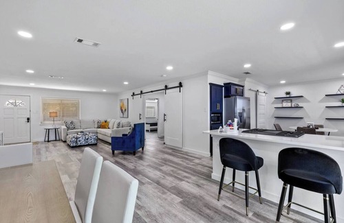 Grapevine House | TCH - Cozy 3bd/2ba home in Grapevine w/Workspace