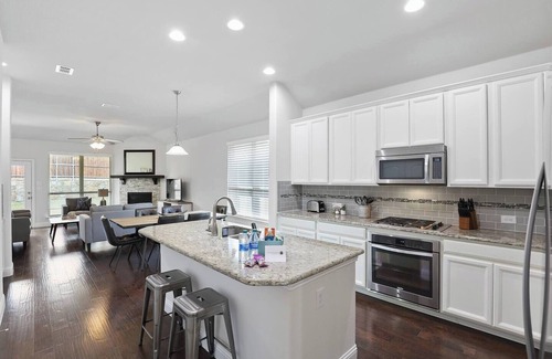 Little Elm House | TCH - Spacious 4bd/2ba home in Little Elm w/Office
