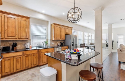 Fairview House | TCH - Spacious 5bd/3ba home in Fairview w/Office