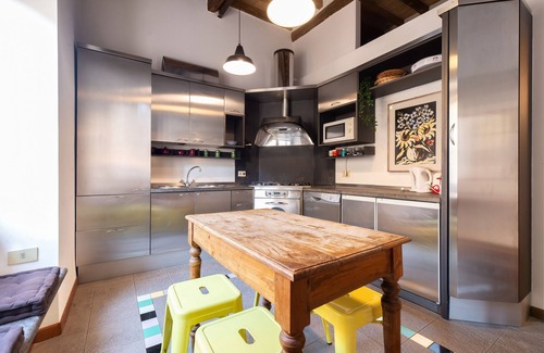 Rione VI Parione House | Teatro Pace Apartments