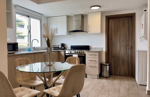 Evaristo Morales Apartment | ✨TECHO FELIZ RENTALS | POOL IN ROOFTOP: City Views 2BR EVARISTO MORALES🌟