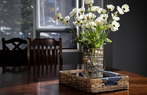 Forest Hills House | Ten Peaks Lookout Home Incredible Views Hot Tub