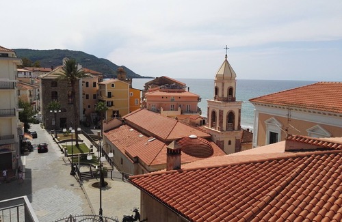 Santa Maria di Castellabate Apartment | Terrace with seaview in Castellabate Cilento