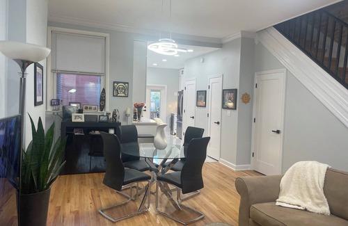 Truxton Circle House | Terrific and Cozy Row home 1 mile from the Capitol