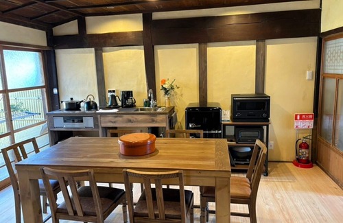 Fukusaki Villa | Tetsu-juro (former Ogunis) , Himeji Castles back parlor-like"400-year-old inn"
