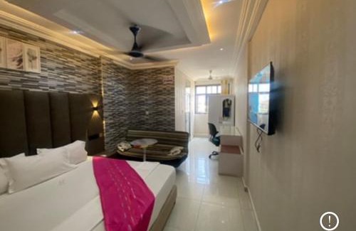 Accra Hotel | Texas Royal Lodge Hotel