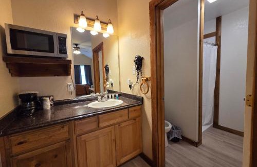 Floresville Hotel | Texas Star Lodges