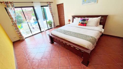 Pratumnak Hill Villa | Thai luxury pool villa 3 beds