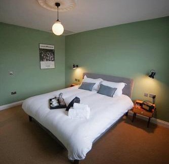 Clifton Hotel | The Alma Taverns Boutique Suites - Room 4 - Hopewell