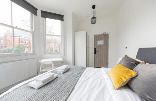 St. George's Apartment | The Anson Hotel - Conveniently Located Sweet Space Near Transportation Stations