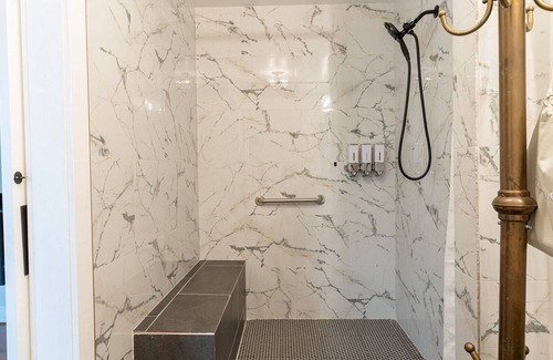 Spring Hotel | The August Inn