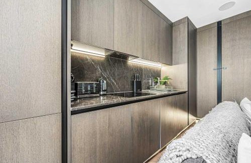 Moffat Apartment | The Avicii Signature - Soho - by Frankie Says