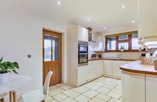 Walcot Cottage | The Barn at Whitefields