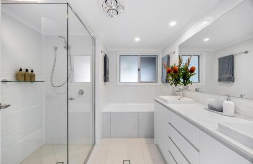 Alexandra Headland House | The Beach House at Alex