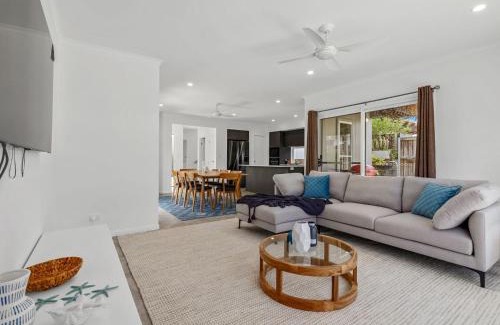 Casuarina House | The Beachside Sanctuary -500m from Beach with Pool & Heated Spa