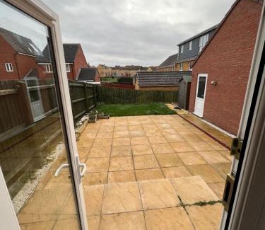 Rushden House | The Belfry 3 Bedrooms 2 Bathrooms Contractors & Family