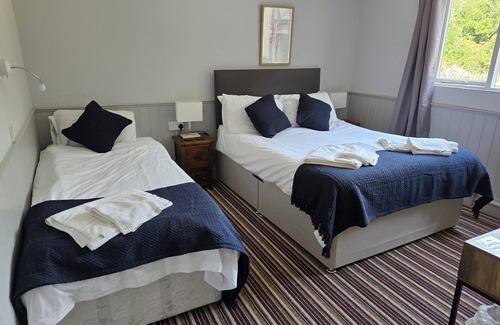 Semley Bed & Breakfast | The Benett Arms