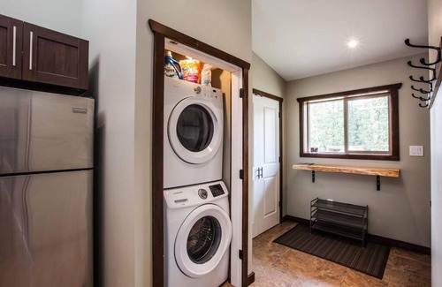 Revelstoke Apartment | The best 2 bedrooms suite in Revelstoke!