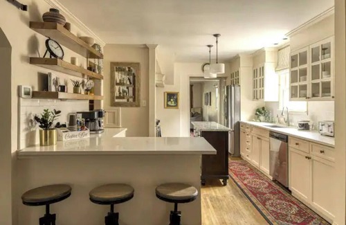 Tulsa House | The Big Tulsan- 8 beds, pool, game room, BBQ!