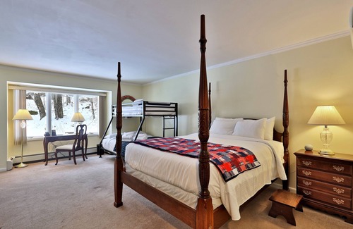 Killington Cabin | The Birch Ridge: Family Room #11 - Queen/bunkbed Suite In Killington, Vermont 1 Bedroom Home