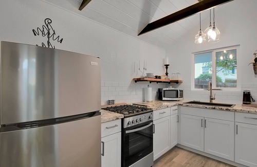 Yuba City House | The Black and White Bungalow is a freshly remodeled modern yet rustic studio.