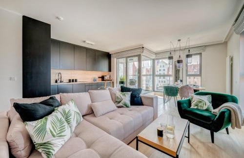 Gdansk City Center Apartment | The Black Crane Apartment