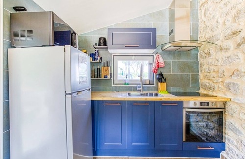 Septfonds Apartment | The blackbird's nest with sauna and jacuzzi.