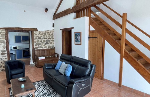 Saint-Dizier-Leyrenne House | The Bleuet Gite