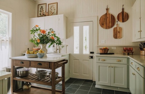 Biloxi House | The Bradford House - the perfect location in Ocean Springs. Walk to Downtown!