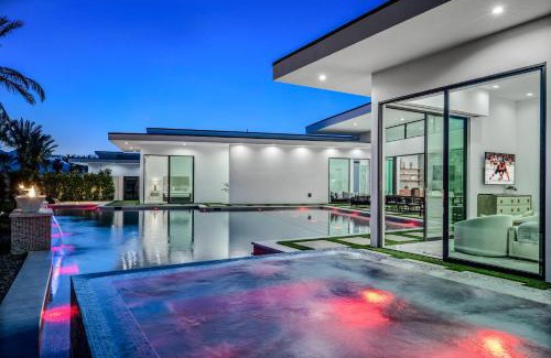Indio Villa | The Bravo Villas by AvantStay