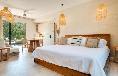 Playa Flamingo Apartment | The Bungalows #7 - Boutique Hotel in Flamingo Beach - Ground Level Studio