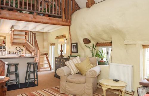Frithelstock House | The Byre
