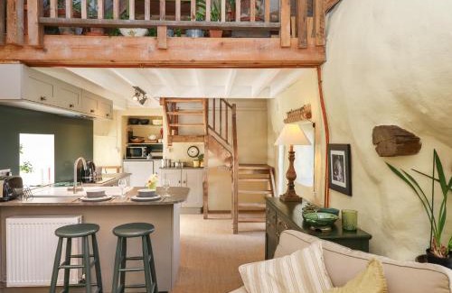 Frithelstock House | The Byre